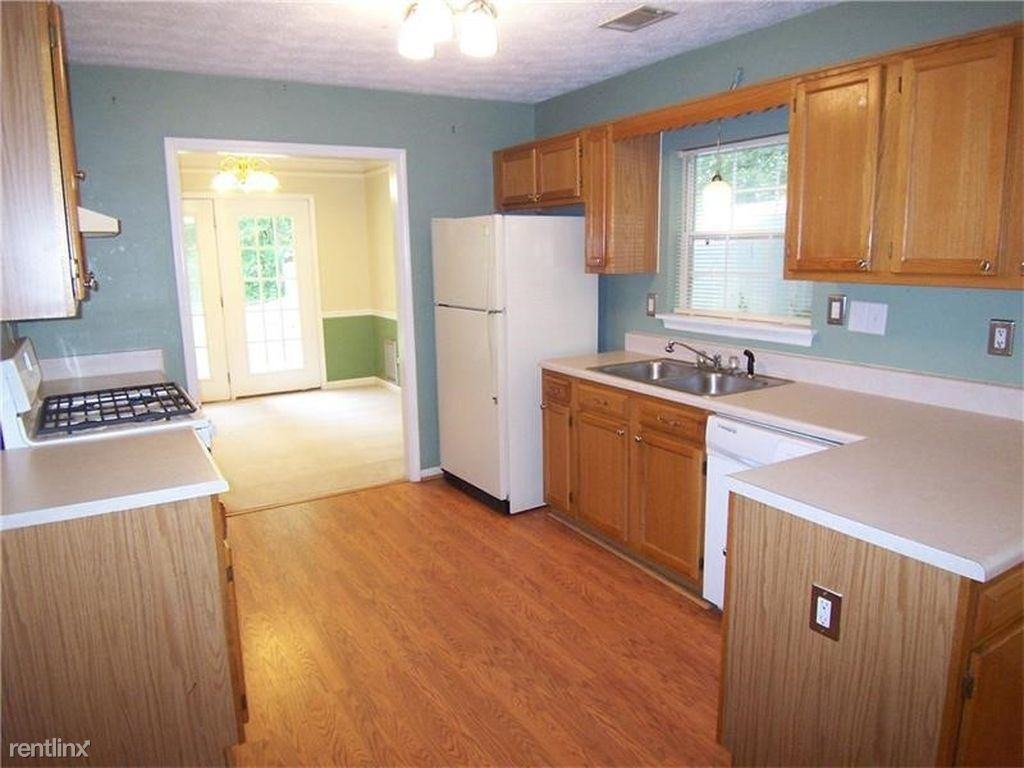 5784 Shoal Creek Dr - Photo 2 of 16