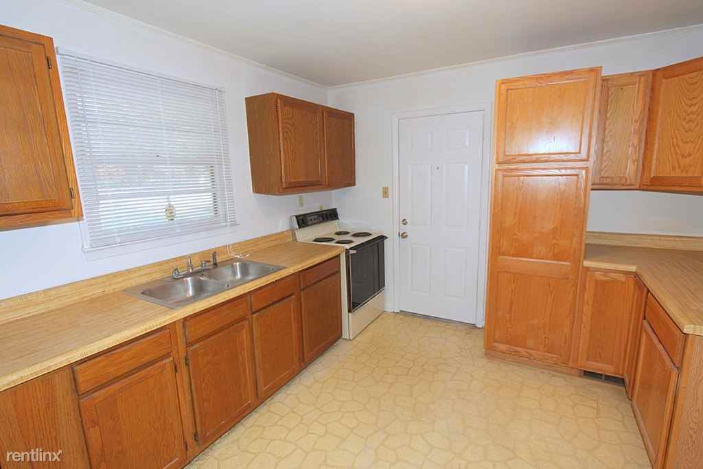 1521 Dunbar St - Photo 3 of 10