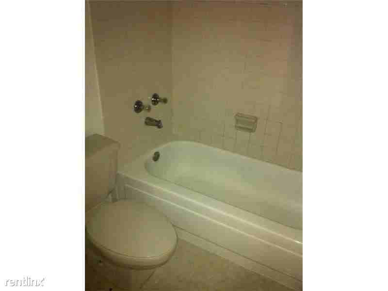 2828 Coconut Ave - Photo 3 of 8