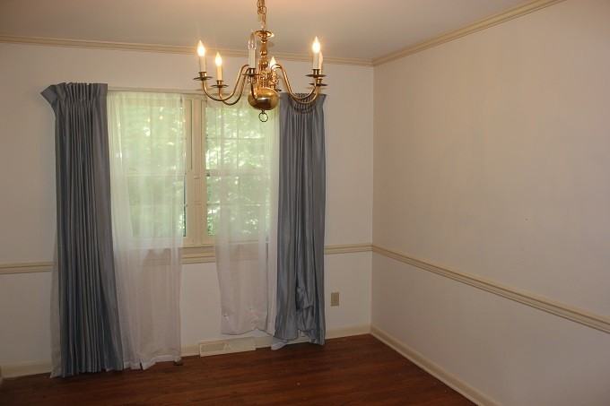 112 Radcliff Cir - Photo 3 of 14