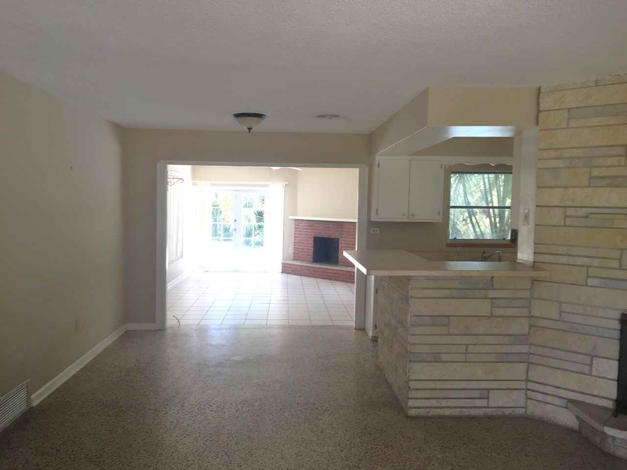 413 Mahon Dr - Photo 3 of 12
