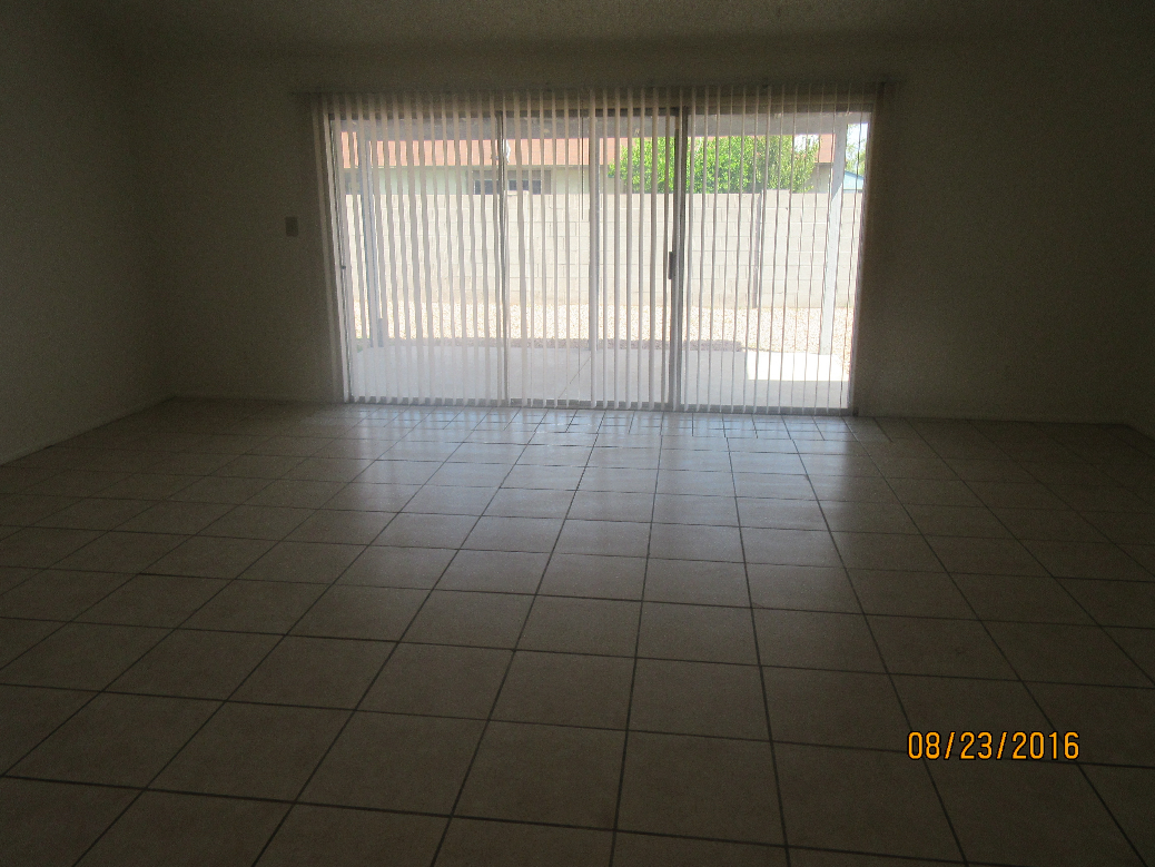 4042 E Burgess Ln - Photo 3 of 3