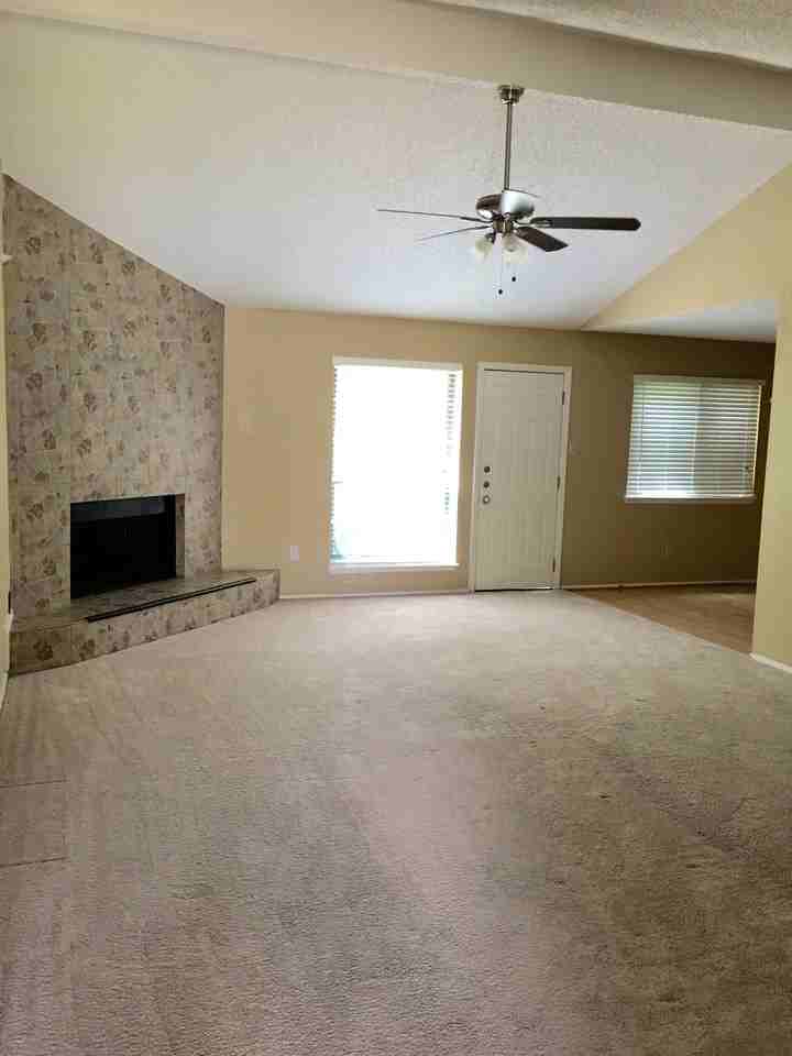 22511 Leedstown Ln - Photo 3 of 13