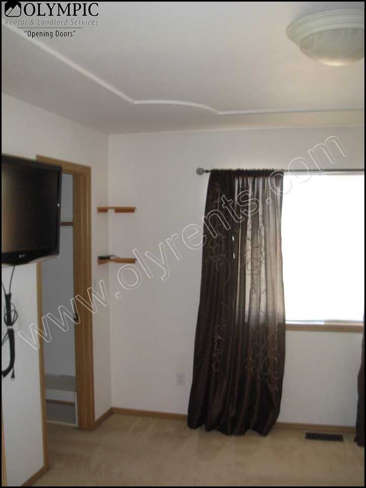 19926 Tahoma Cir SW - Photo 3 of 11