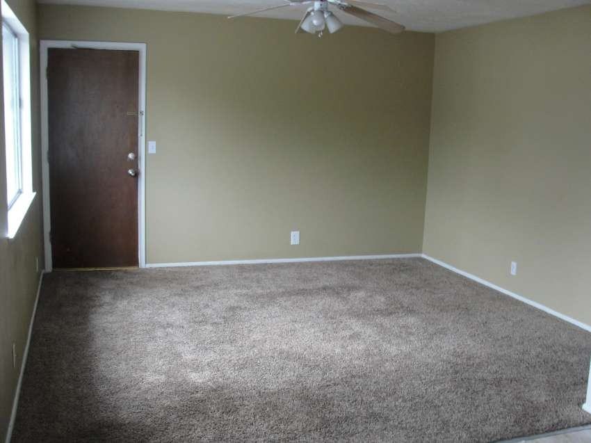 370 W 550 N - Photo 2 of 7