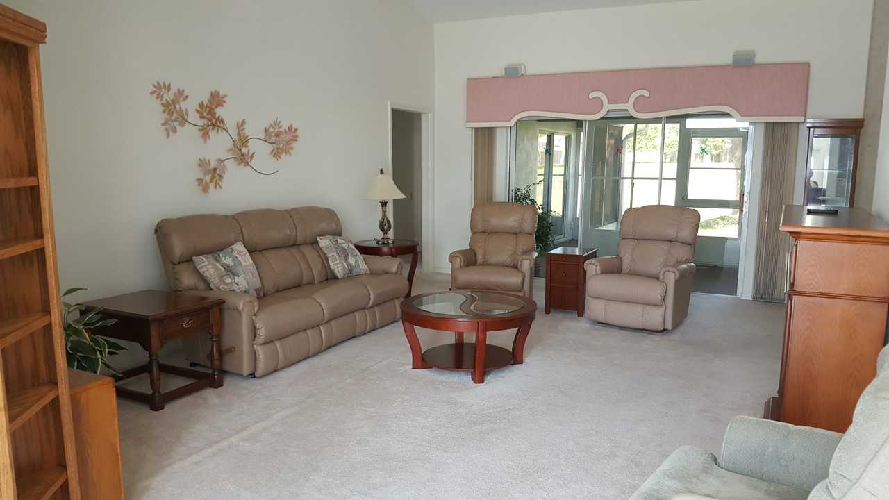 8249 Danbury Ln - Photo 3 of 35