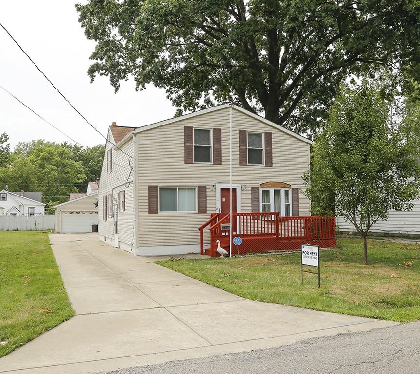 1312 E 340th St - Photo 2 of 42