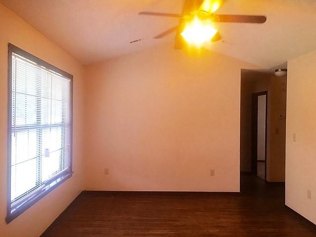 301 Hudson Dr - Photo 2 of 15