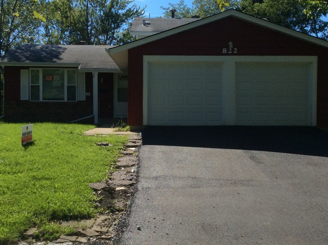 822 Blackhawk Dr - Photo 2 of 13