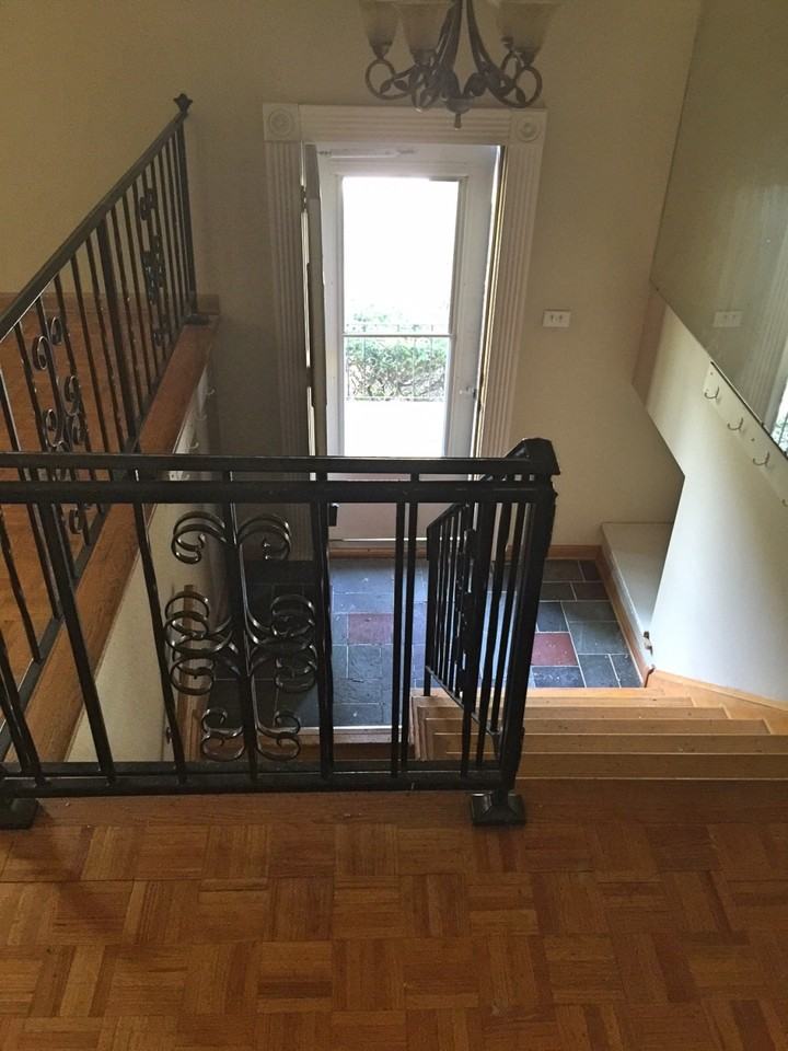 2737 Virginia Pl - Photo 2 of 11