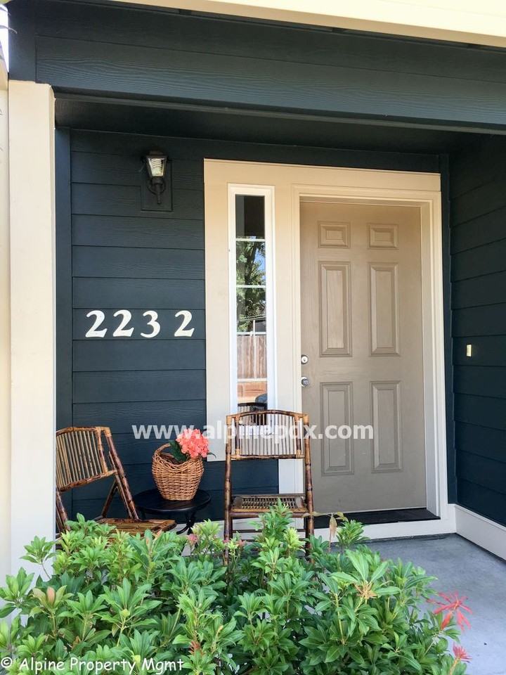 2232 E 3rd St - Photo 2 of 22