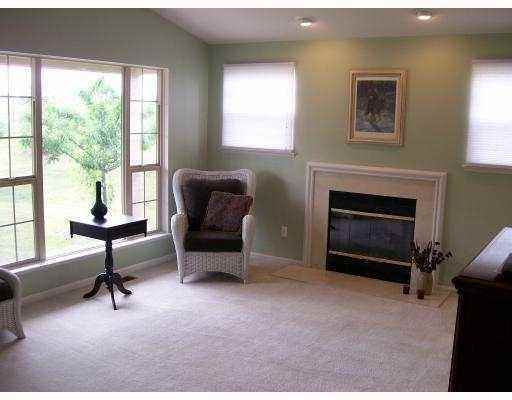 161 Commons Cir - Photo 3 of 16