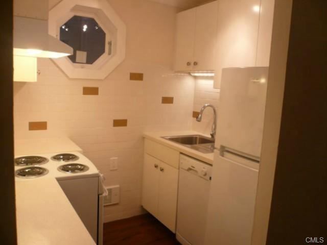 1 Arch St - Photo 2 of 7