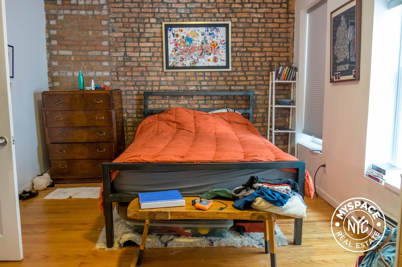 Park Pl & Franklin Ave #2B