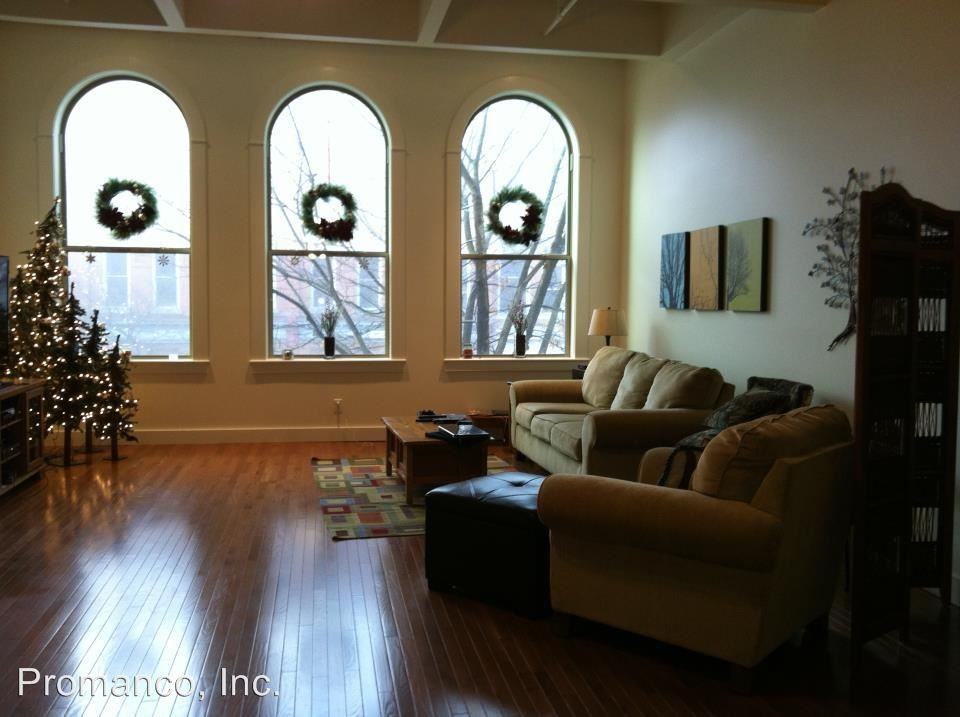 608 1/2 Front St - Photo 2 of 7