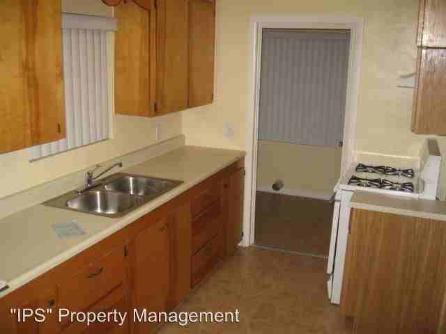 13940 W Whitesbridge Ave - Photo 2 of 12