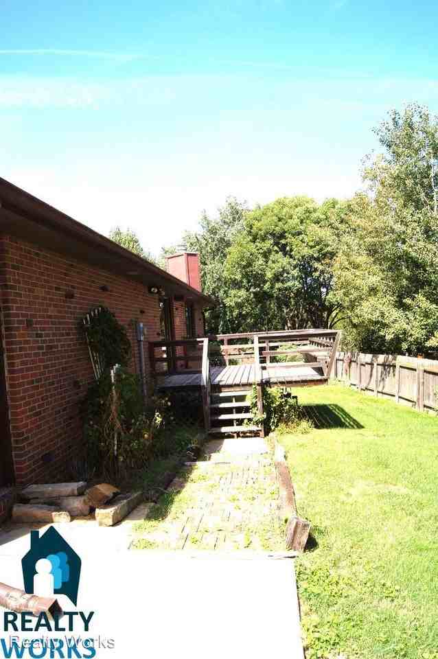 5408 S 65th St Cir - Photo 3 of 16