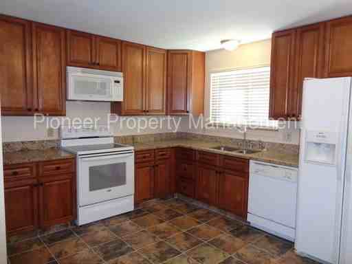 7963 Eaton St - Photo 2 of 12