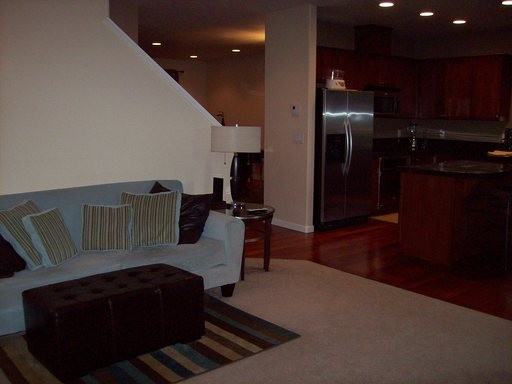 519 NE 21st Pl - Photo 3 of 12