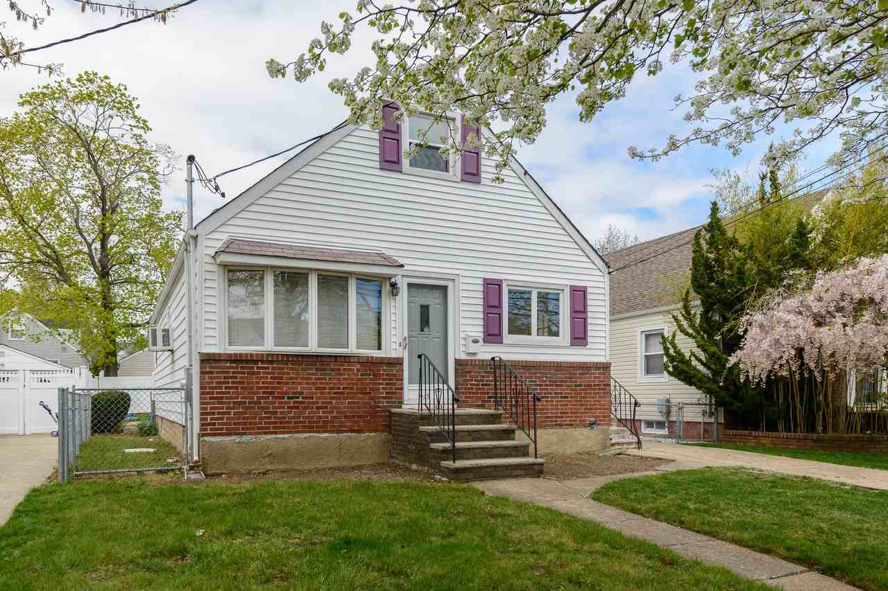 409 Pennsylvania Ave - Photo 2 of 15