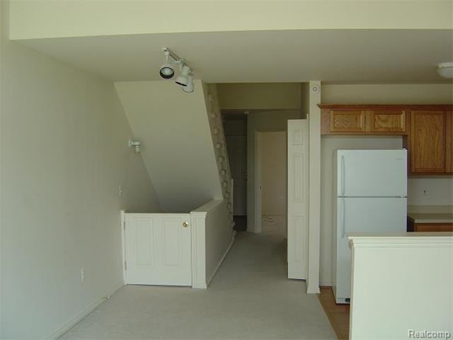 35149 Woodbury Dr - Photo 2 of 8