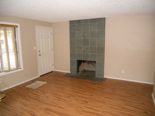 16775 Lake Forest Blvd - Photo 2 of 10