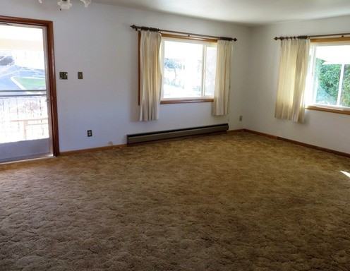 8393 Lafayette St - Photo 3 of 10