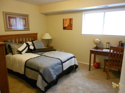 661 Forest Dr - Photo 2 of 3