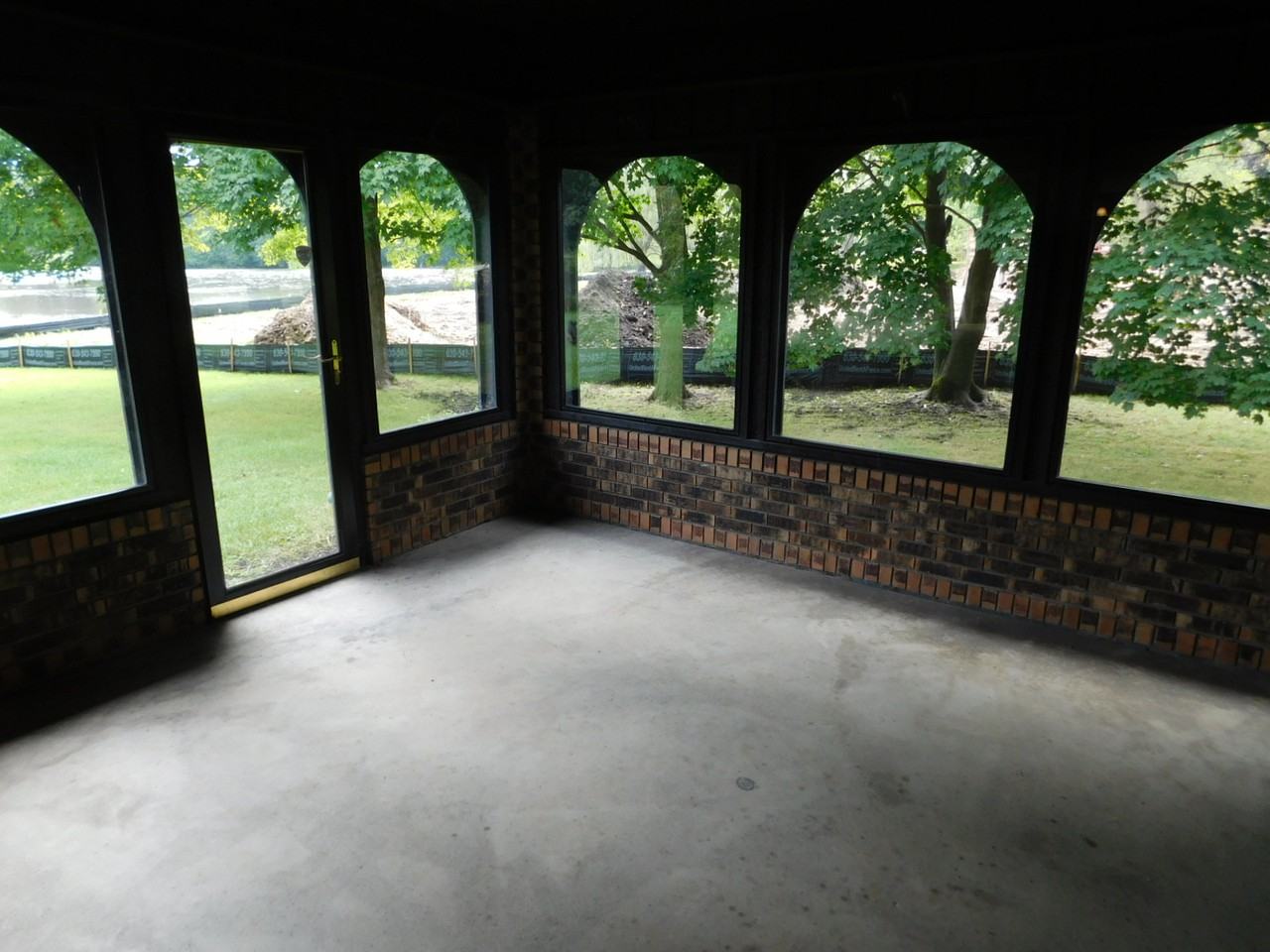 57 Flint Dr - Photo 3 of 19