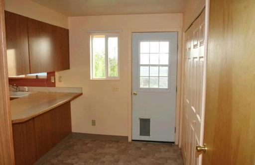 10068 Meadowbrook Ln - Photo 2 of 23