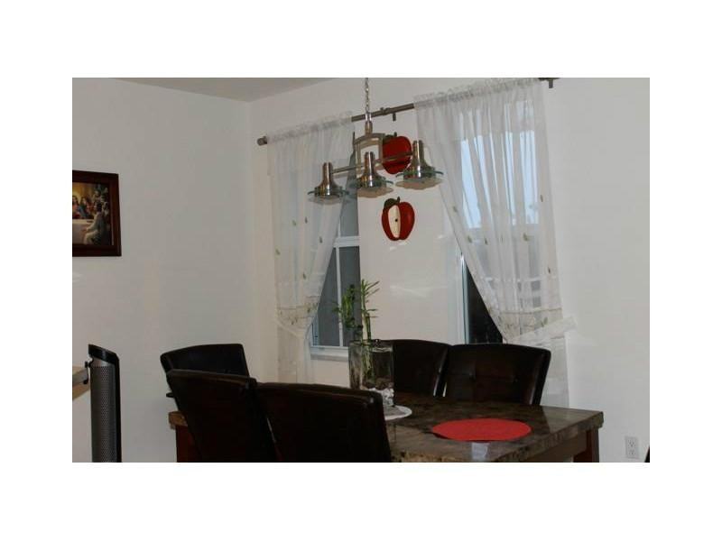 10751 NW 76th Ln - Photo 3 of 10