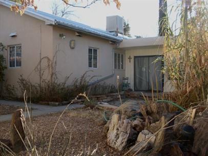 9105 Jensen Ct NE - Photo 2 of 7