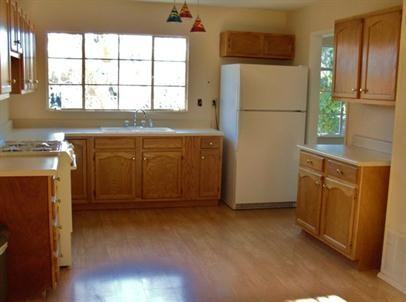 9105 Jensen Ct NE - Photo 3 of 7