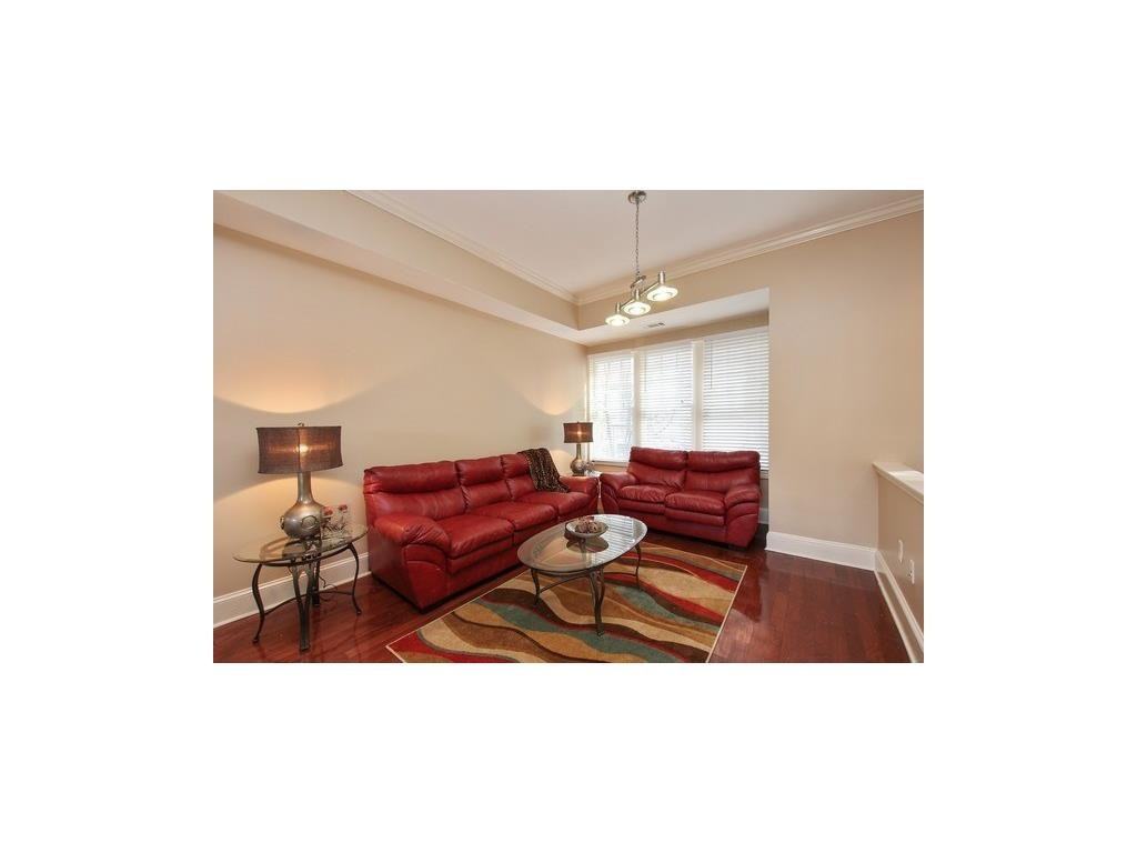 714 Cosmopolitan Dr NE - Photo 3 of 22