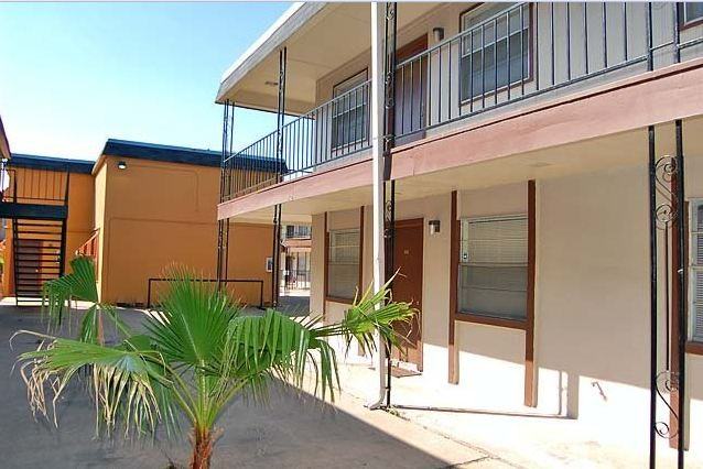 909 Baylor Ave - Photo 3 of 21