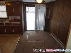 851 Lake St N - Photo 3 of 12