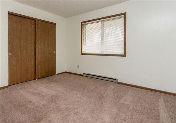 Rosemont Place Apartments - Photo 3 of 6