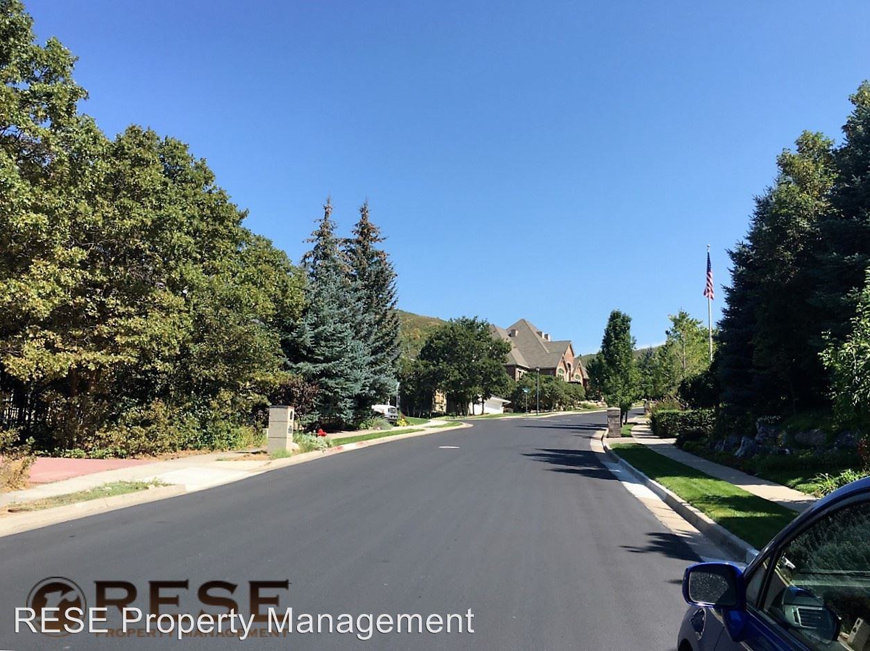 707 Woodbriar Way - Photo 2 of 29