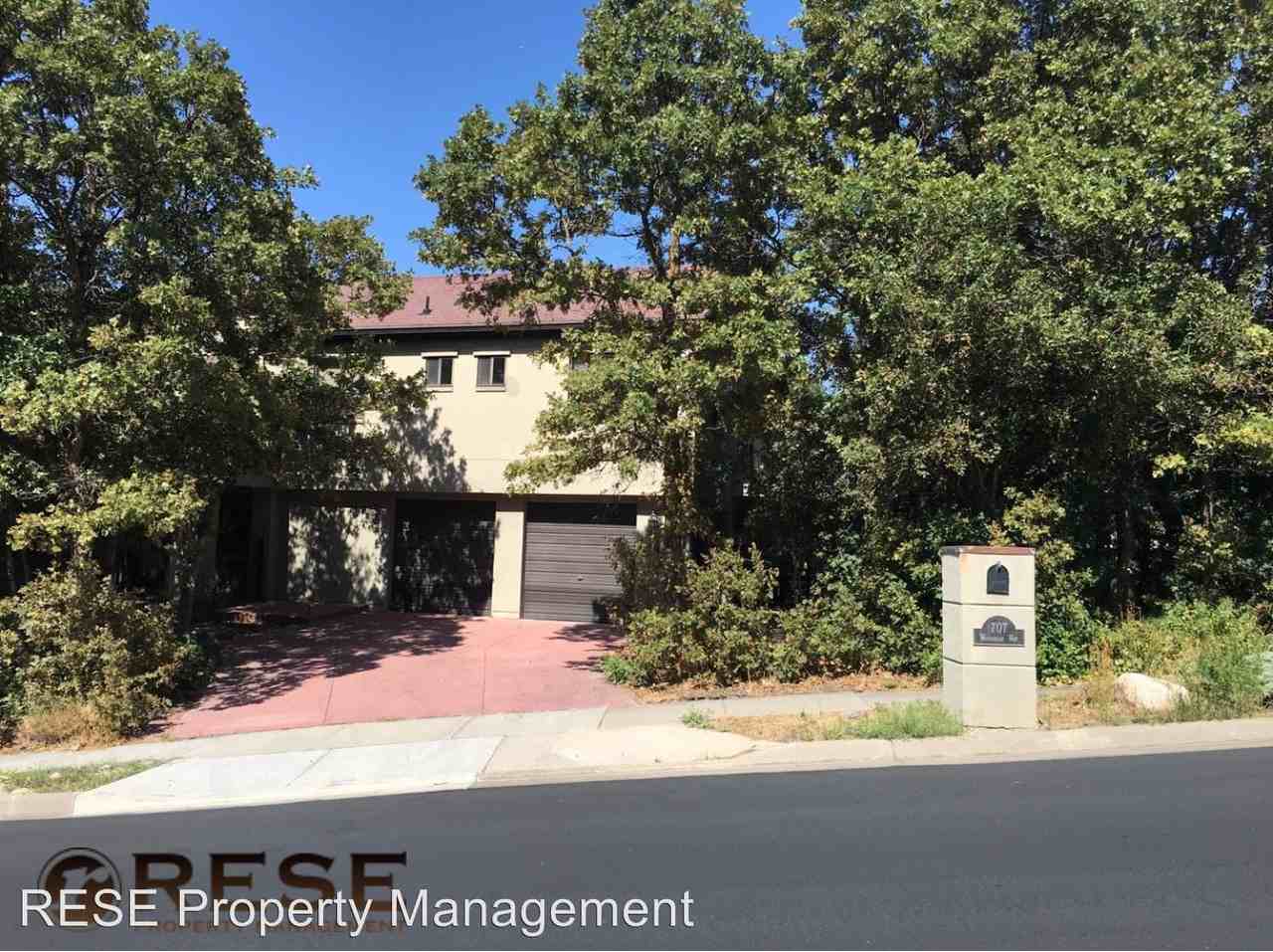 707 Woodbriar Way - Photo 3 of 29