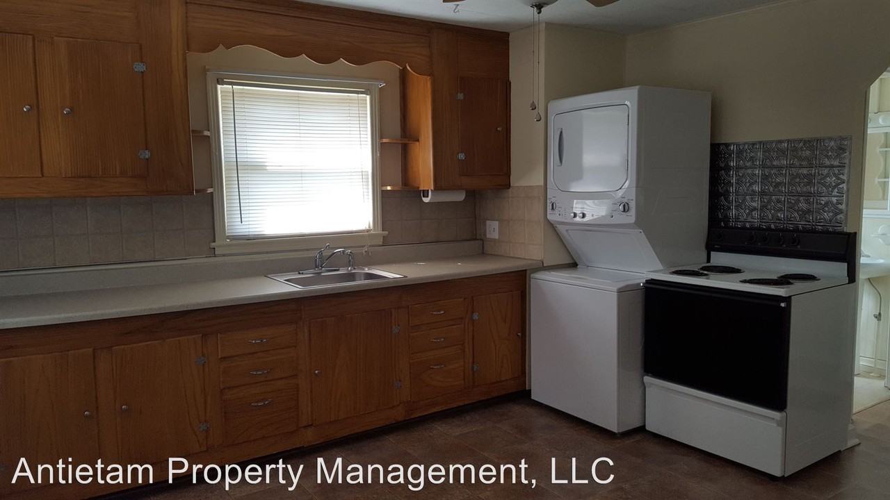 12608 Bradbury Ave - Photo 2 of 16