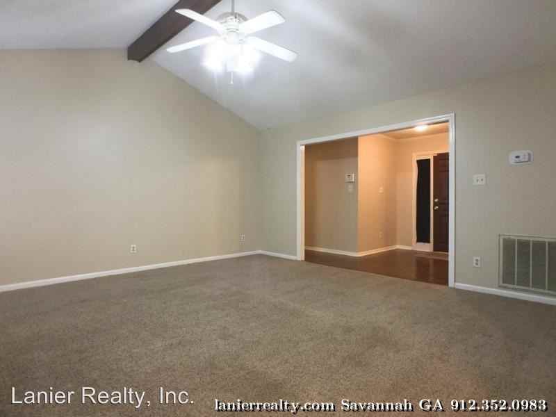 101 N Nicholson Cir - Photo 3 of 10