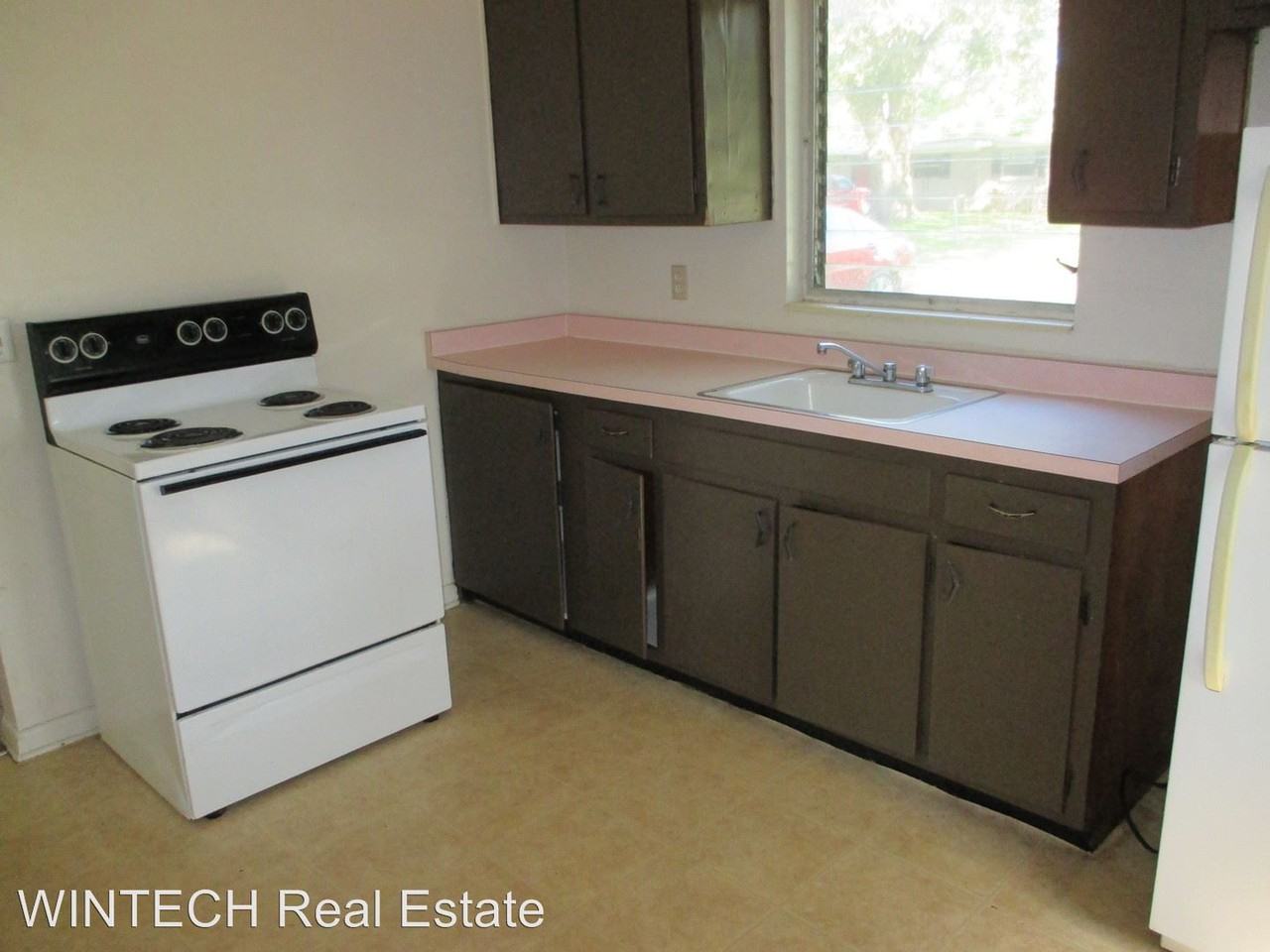 1923 Brittany Dr - Photo 3 of 8