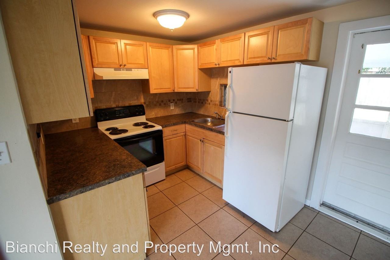 10487 115th Ave N - Photo 3 of 10