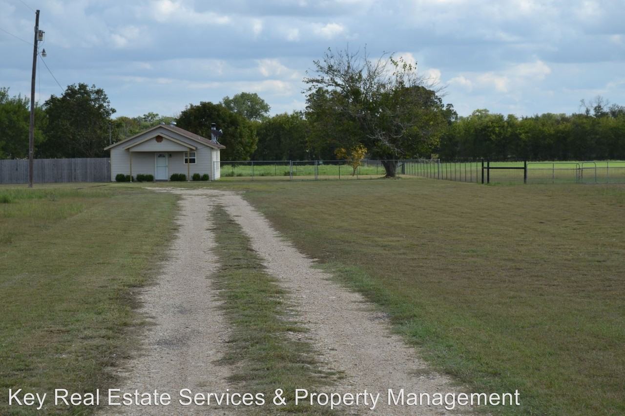 232 Fairmeadows Ln - Photo 2 of 6