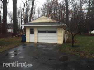 50250 Taylor Dr - Photo 3 of 10