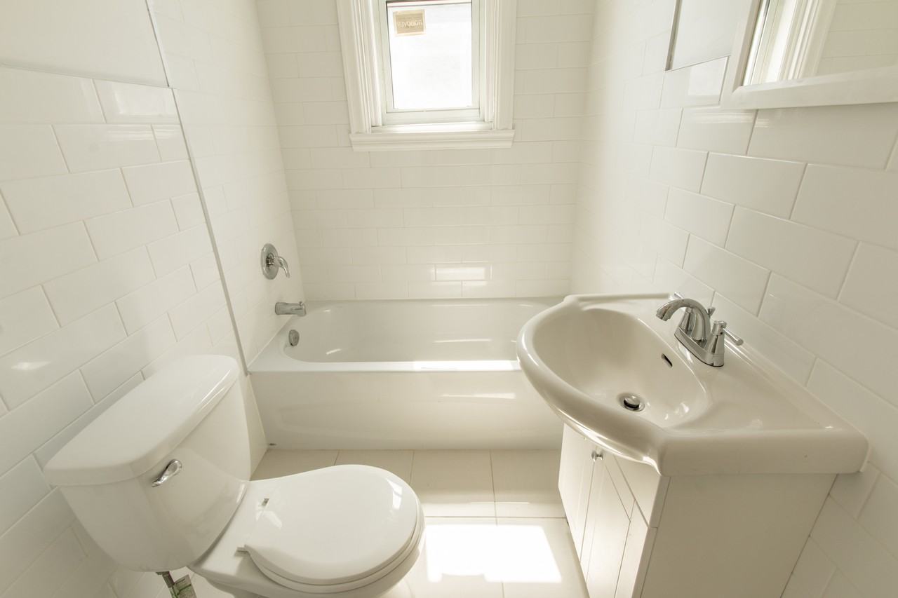 5409 6e Avenue - Photo 3 of 10