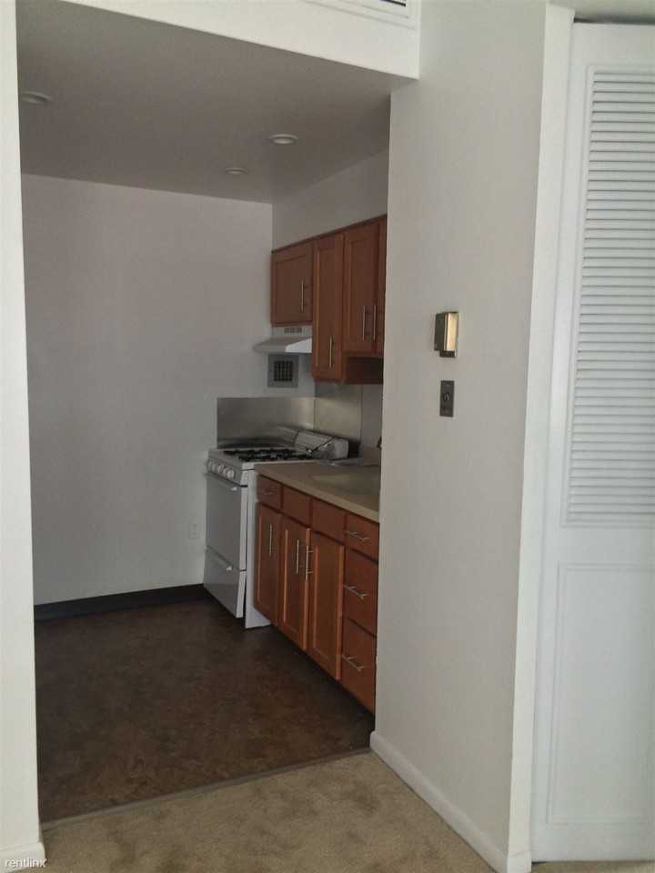 Franklin House - Photo 2 of 6