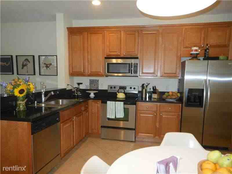 1108 NW 2nd Ave - Photo 3 of 4