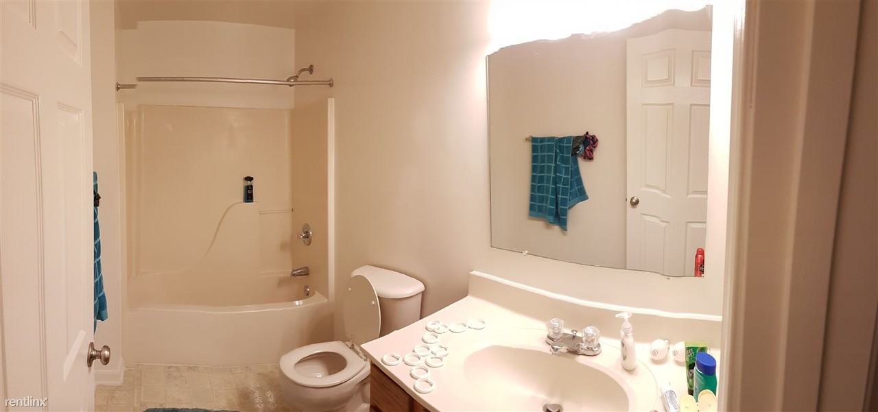 509 Lynnehaven Dr #9 - Photo 2 of 5