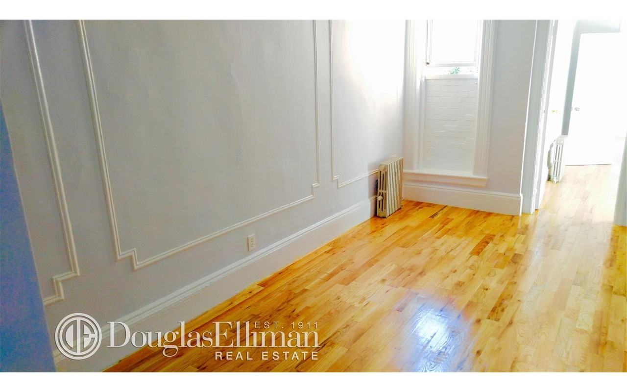 53 Highland Ave 3L - Photo 3 of 5
